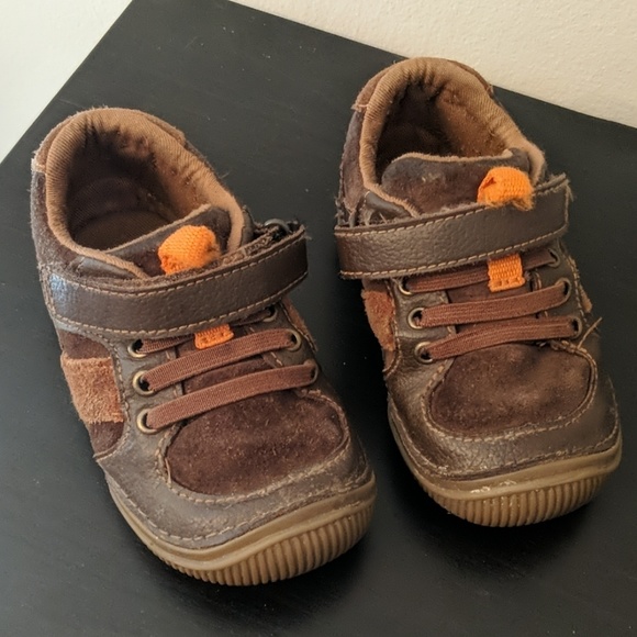 extra wide gym shoes